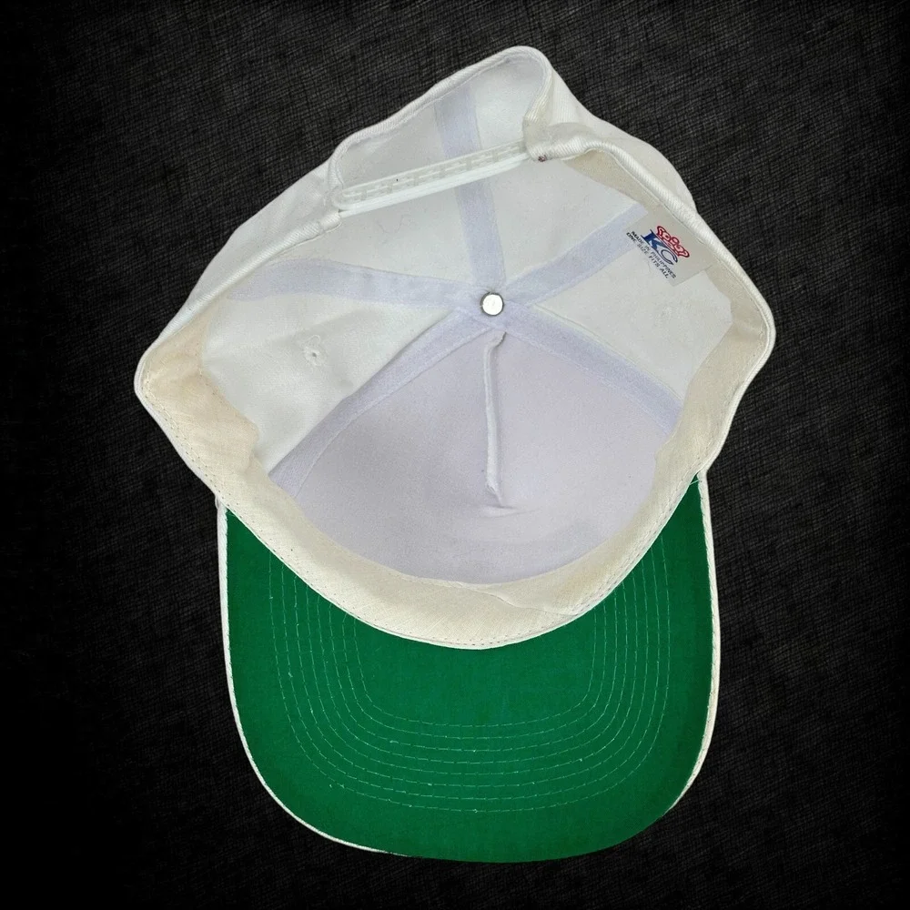 Pilot Linda Finch Autographed‎ Hat Vintage 90s White Snapback Pratt Whitney Cap